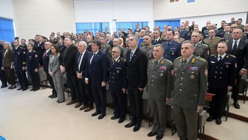 SRPSKO VOJNO ŠKOLSTVO JE VEĆ U 19. VEKU POSTAVILO VISOKE STANDARDE Ministar Gašić prisustvovao obeležavanju Dana Univerziteta odbrane