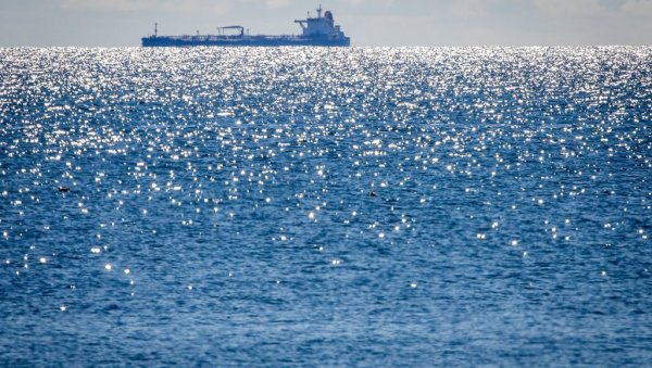 САОПШТЕНО ИЗ ПЕНТАГОНА: Америчке снаге укрцале се на трећи санкционисани танкер са нафтом