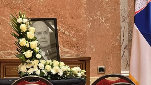 КОМЕМОРАЦИЈА ВЛАДИСЛАВУ ЈОВАНОВИЋУ: Вучић стигао у Дом Народне скупштине - председник се уписао у књигу жалости (ВИДЕО)