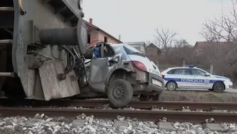VOZ UDARIO AUTOMOBIL U POŽAREVCU: Policija i Hitna pomoć odmah reagovali