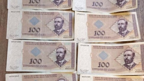 POLICIJA NA GRANIČNOM PRELAZU BADOVNICI IZVRŠILA ZAPLENU: Pronašli 40 falsifikovanih novčanica
