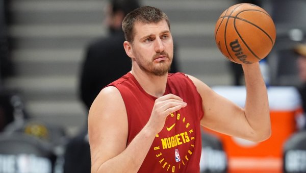 СОМБОР ШАФЛ! Цела Америка бруји о нестварном потезу Николе Јокића (ВИДЕО)