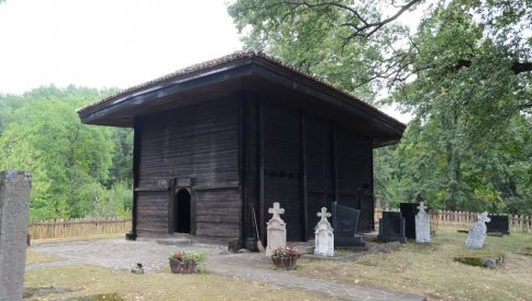 SVETINJA KOJA JE NADMUDRILA TURKE: Crkva brvnara u Cvetkama duhovno i kulturno blago kraljevačkog kraja (FOTO)