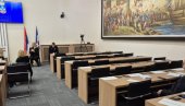 KAKO BI SE TEK BLOKADERI PONAŠALI KADA BI DOŠLI NA VLAST? Mirković: Na sednicu Skupštine grada Beograda od 46 odbornika opozicije došlo 5