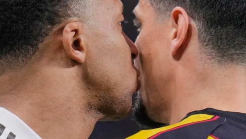 FUDBAL JE ISFEMINIZIRAN, A MBAPE ŽIVI SA TRANSVESTITOM! Legendarni Čilavert opleo po zvezdi Reala i Francuske