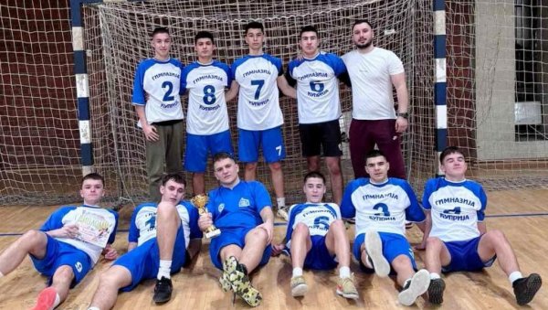 ОКРУЖНО ТАКМИЧЕЊЕ У ПАРАЋИНУ: Ћупријски гимназијалци победили у фудбалу