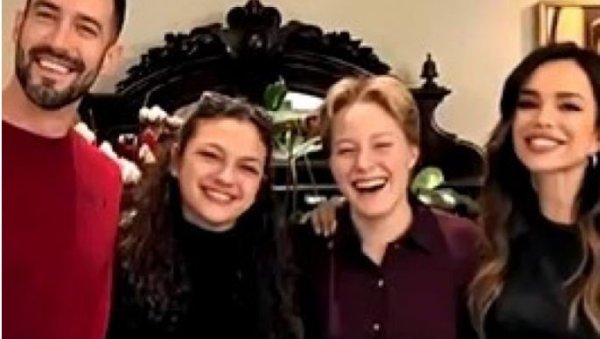 БЛОКАДЕРИ У ЗАГРЉАЈУ СЕВЕРИНЕ! Вођа новосадске групе терориста у друштву хрватске певачице! (ВИДЕО)