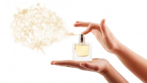 ЖЕНА ПРОДАЈЕ СВОЈ ЗНОЈ ЗА 240 ЕВРА ПО БОЧИЦИ: Људи у шоку због бизарног бизниса!