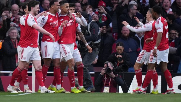 ВАЖНА ПОБЕДА АРСЕНАЛА: Тобџије славиле у дербију Лондона, чувају прво место у Премијер лиги (ФОТО)