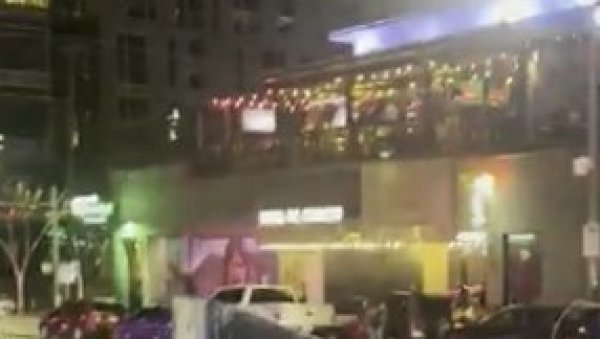 (УЗНЕМИРУЈУЋИ ВИДЕО) Објављен снимак крвопролића у Америци