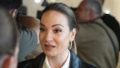 SRUŠILA SE NA BINI: Oglasila se Opština Bar o stanju Jelene Tomašević - hitno hospitalizovana