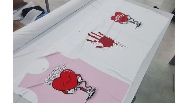 СКАНДАЛ БЛОКАДЕРА У КУЛИ: Штампали дресове за Хрвате и хвалили се (ФОТО)