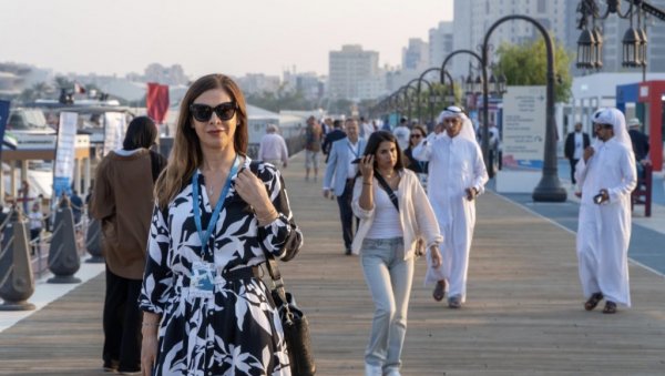 НЕМА ПАНИКЕ, АЛИ ЖИВОТ ДРУГАЧИЈЕ ОРГАНИЗУЈЕМО: Врањанка Анита Гинић, учитељица која већ годинама живи у Дохи