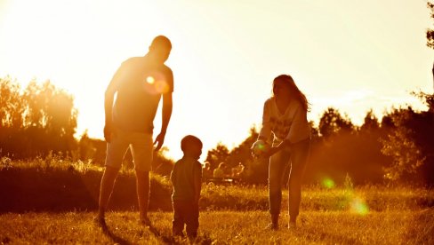 OD KOG RODITELJA DETE NASLEĐUJE SKLONOST KA ZAVISNOSTIMA? Evo da li je važnija majčina ili očeva strana?
