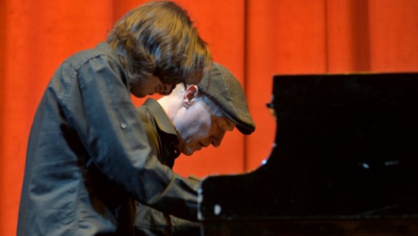 МУЗИКА НАС СВЕ ПОВЕЗУЈЕ: Заједнички концерти нашег угледног пијанисте Матеје Јовановића и његовог америчког колеге Метјуа Мејера