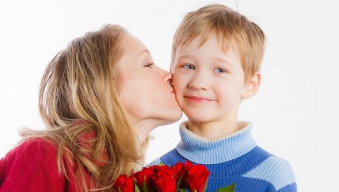 PREDNOSTI I MANE PRETERANIH POHVALA DECE: Kad petica zakamuflira zasluženu trojku