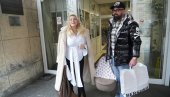 ЗА МЕНЕ ЈЕ СВЕ ОВО ЕМОТИВНО: Николина Ковач изашла из породилишта са супругом Сашом Капором (ФОТО)