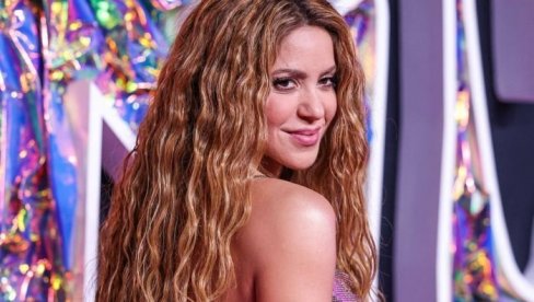 ЗА ЊИМ ЛУДЕ СВЕ ЖЕНЕ НА ПЛАНЕТИ: Шакира у вези са 15 година млађим глумцем? (ФОТО)