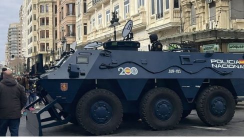 NIVO UZBUNE U VALENSIJI PODIGNUT NA 4: Oklopna vozila štite posetioce festivala
