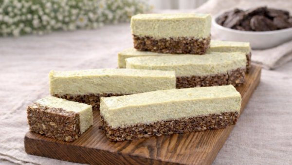 ЗДРАВИ КОЛАЧИ СА ПИСТАЋ КРЕМОМ: Здрава брза посластица