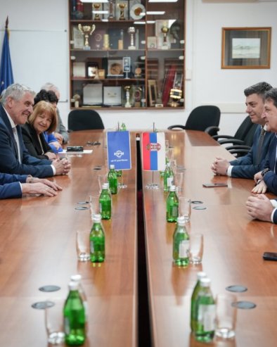 ГАШИЋ ПОСЕТИО ПРВИ ПАРТИЗАН“ У УЖИЦУ: Људи су темељ наше одбрамбене индустрије