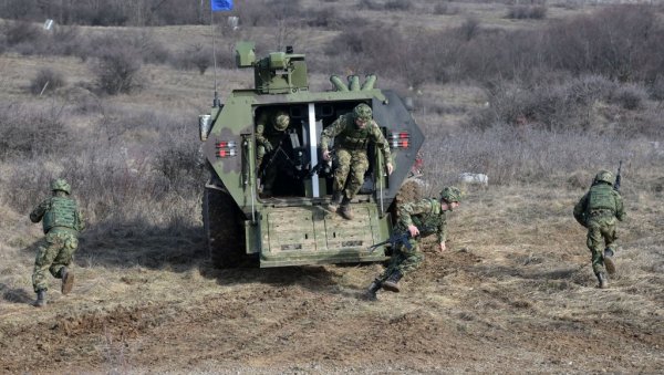 60 ДАНА У КАСАРНИ, 15 НА ТЕРЕНУ: Створени услови за поновно увођење војног рока - Огласио се министар