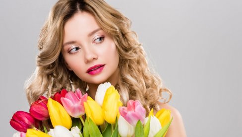 DVE NIJANSE ĆE OBELEŽITI PROLEĆE 2026: Zaboravite na hladne tonove kose