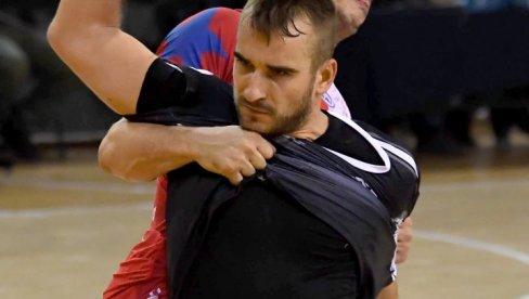 MIĆIĆ VERAN CRNO-BELIMA: Iskusni rukometaš i u sledećoj sezone igraće za Partizan