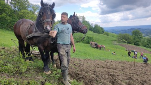 OBIČAJA PUNA PLATNA: 20 festival dokumentarnog filma u Jadru, Rađevini, Podrinju i Podgorini