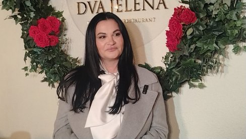 БАКШИШ САМ ПОШТЕНО ЗАРАДИЛА, А УВЕК ГА ДЕЛИМ СА СВОЈИМ МУЗИЧАРИМА: Јана Тодоровић о искрености, каријери и поштовању према колегама (ФОТО)