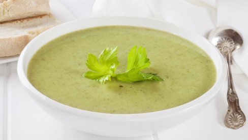 ЈЕДНОСТАВНА, А УКУСНА И ЗДРАВА: Крем чорба од целера