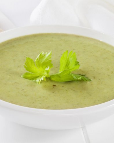 ЈЕДНОСТАВНА, А УКУСНА И ЗДРАВА: Крем чорба од целера