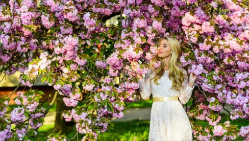 МОДА ЗА ПРОЛЕЋЕ 2026: Слави лакоћу, боје и лични стил