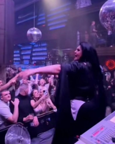 СВЕ СЕ ДОГОДИЛО ПРЕ НЕГО ШТО ЈЕ ПОЧЕО КОНЦЕРТ: Драгана Мирковић открила детаље са наступа из Сплита и дојаве о бомби (ФОТО)