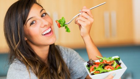 5 НАМИРНИЦА КОЈЕ ПОВЕЋАВАЈУ ХОРМОН СРЕЋЕ: Здраве су и хранљиве