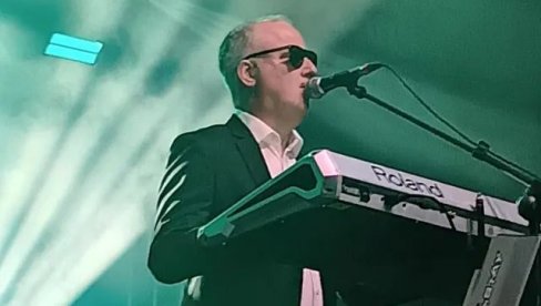 MUZIČKA LJUBAV U SRCU ŠUMADIJE: Saša Matić pevao u Kragujevcu za Dan žena (FOTO)