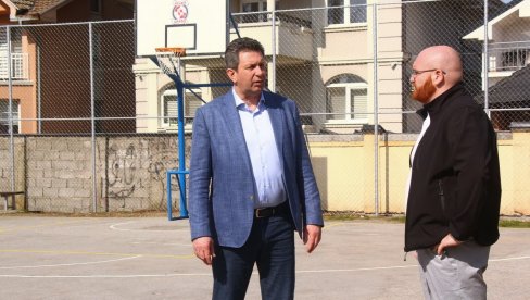 РАДОВИ ВРЕДНИ 450.000 ДИНАРА: Завршена санација и опремање спортског терeна на Триангли