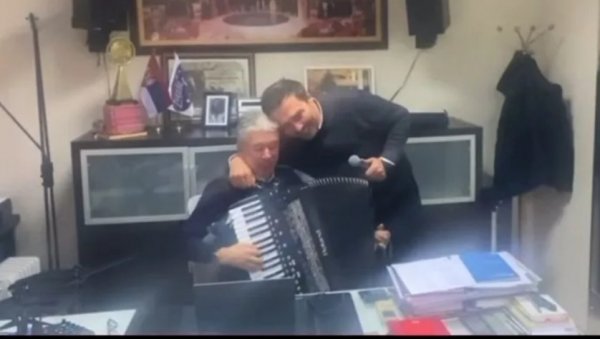 ЗВАО САМ ГА САЛЕ ЛОЖАЧ: Драган Којић Кеба о раду у Звездама Гранда и пријатељству са Поповићем (ФОТО)