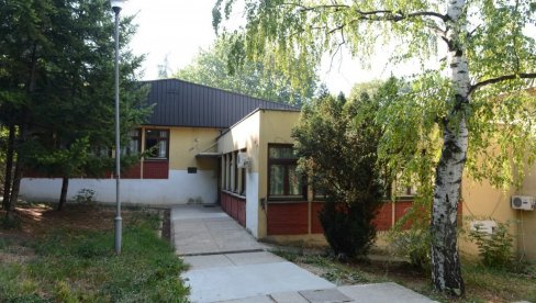 ОДНЕЛИ ТЕЛЕВИЗОРЕ, ТЕЛЕФОНЕ, ДЕЧИЈЕ РАДОВЕ: Хулигани обили вртић Хајди на Миљаковцу