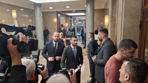 VEĆINA OPSTAJE I U NOVOM HAOSU: Šta bi mogla da donese odluka poslanika DPS o bojkotu odbora, pa i same Skupštine