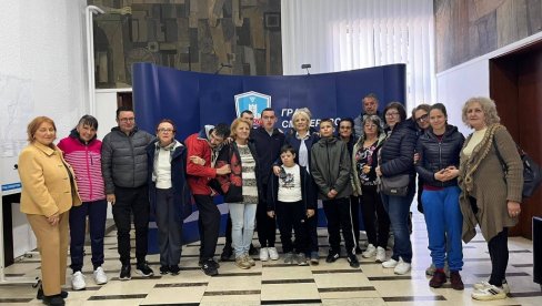 GRADSKA UPRAVA OTVORILA VRATA UDRUŽENJU ZA POMOĆ MENTALNO NEDOVOLJNO RAZVIJENIM OSOBAMA:Dok čekaju na prostor, koristiće gradsku salu