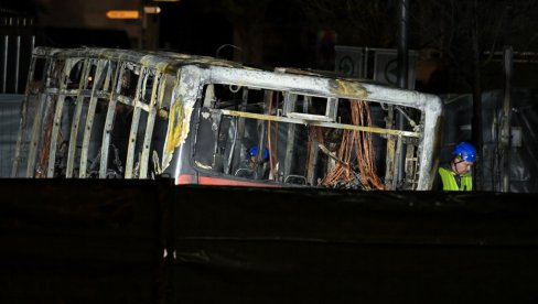 СТРАВИЧНИ ДЕТАЉИ ТРАГЕДИЈЕ У ШВАЈЦАРСКОЈ: Мушкарац са психичким проблемима запалио аутобус у ком је страдало најмање шест особа (ФОТО)