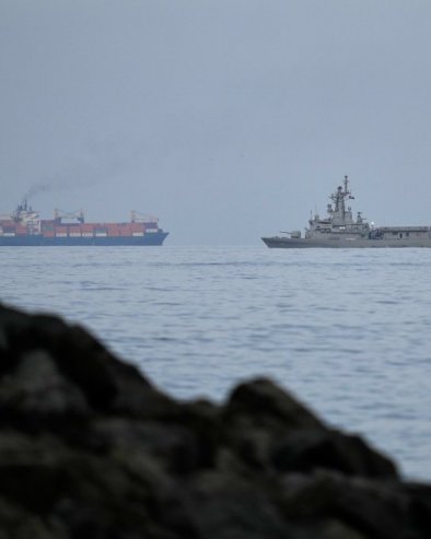 ХАОС У ОРМУЗУ: Блокирано око 2.000 бродова и 20.000 помораца