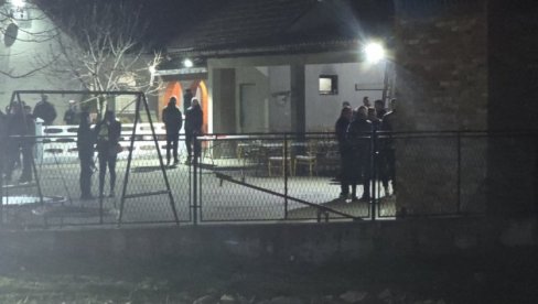 KUĆA DARKA LAZIĆA ZAVIJENA U CRNO: Ukućani skrhani od bola zbog Draganove pogibije (FOTO)