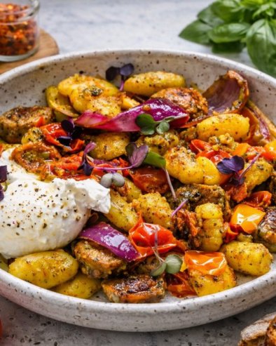 ЊОКЕ СА ПЕСТОМ И БУРАТОМ: Брз и укусан оброк за радну недељу