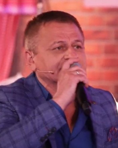 НИСАМ БИО НА ОЧЕВОЈ САХРАНИ: Наш познати певач је на почетку каријере отишао у Немачку, а после само 10 дана је чуо страшне вести