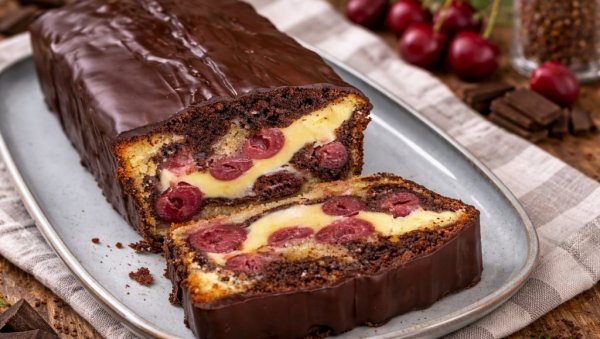 КОЛАЧ СА ВИШЊАМА И КРЕМ СИРОМ: У наставку доносимо рецепт који једноставно морате да пробате