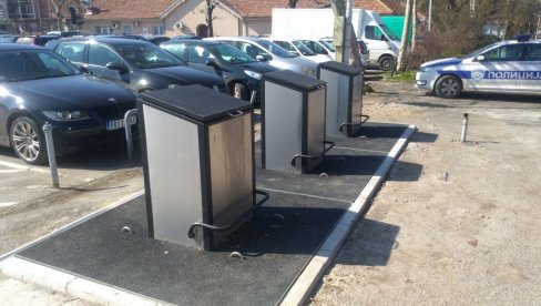 ПОДЗЕМНИ КОНТЕЈНЕРИ: Нема више непријатних мириса код пијаце „Круг“