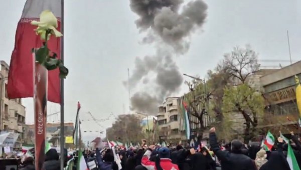 ЕКСПЛОЗИЈА НА ТРГУ У ТЕХЕРАНУ: Појавили се први снимци - Мета Али Лариџани? (ВИДЕО)