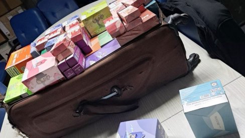 ВРЕДНЕ СУ 5.5 МИЛИОНА: Полиција код Прешева пронашла више од 4.500 ароматизованих цигарета